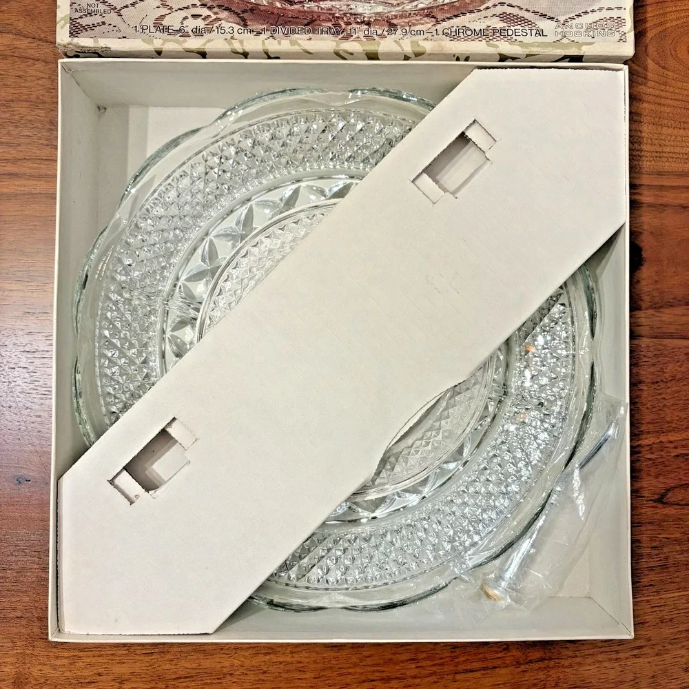 Vintage Anchor Hocking Wexford 2 Tier Tidbit Tray 5 Compartment base